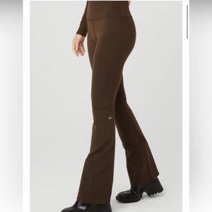 NWOT Alo Yoga Bootcut leggings in espresso
